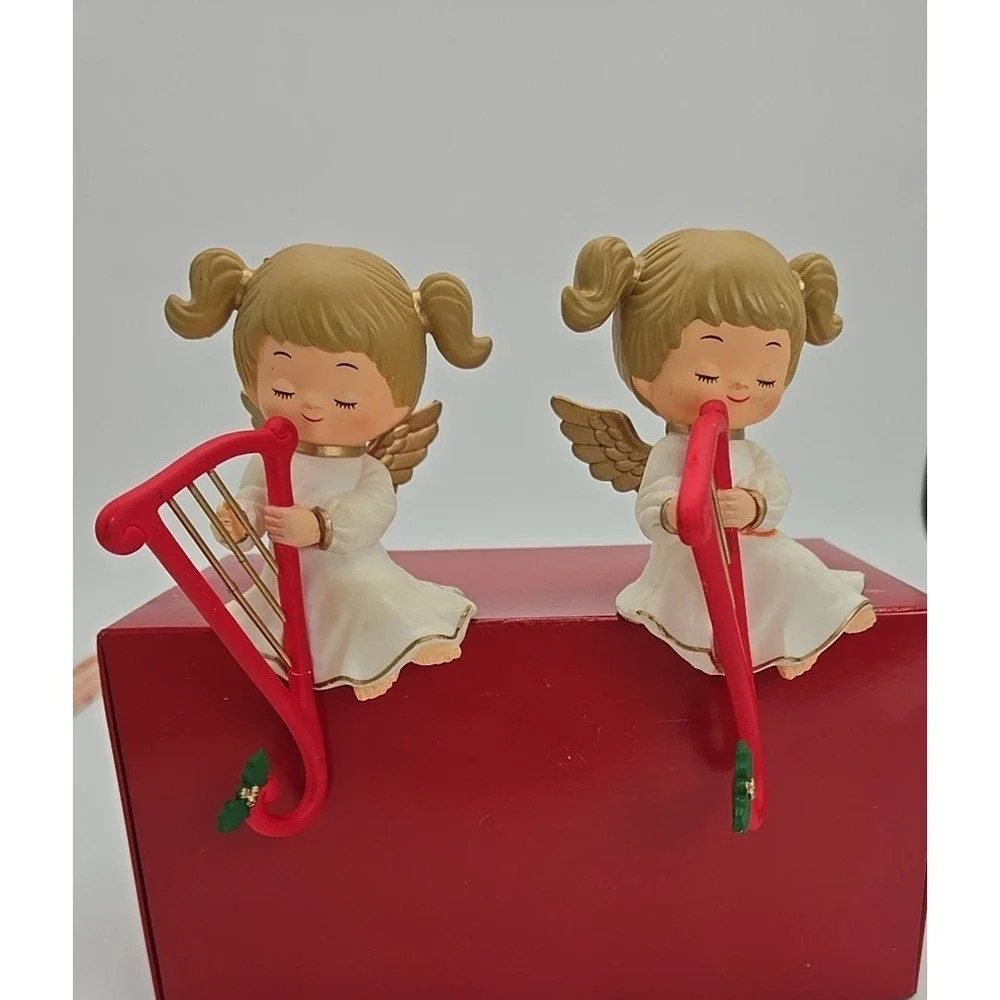 2 Russ Vtg Christmas Shelf Sitting‎ Stocking Hangers Angel Angels W/ Boxes